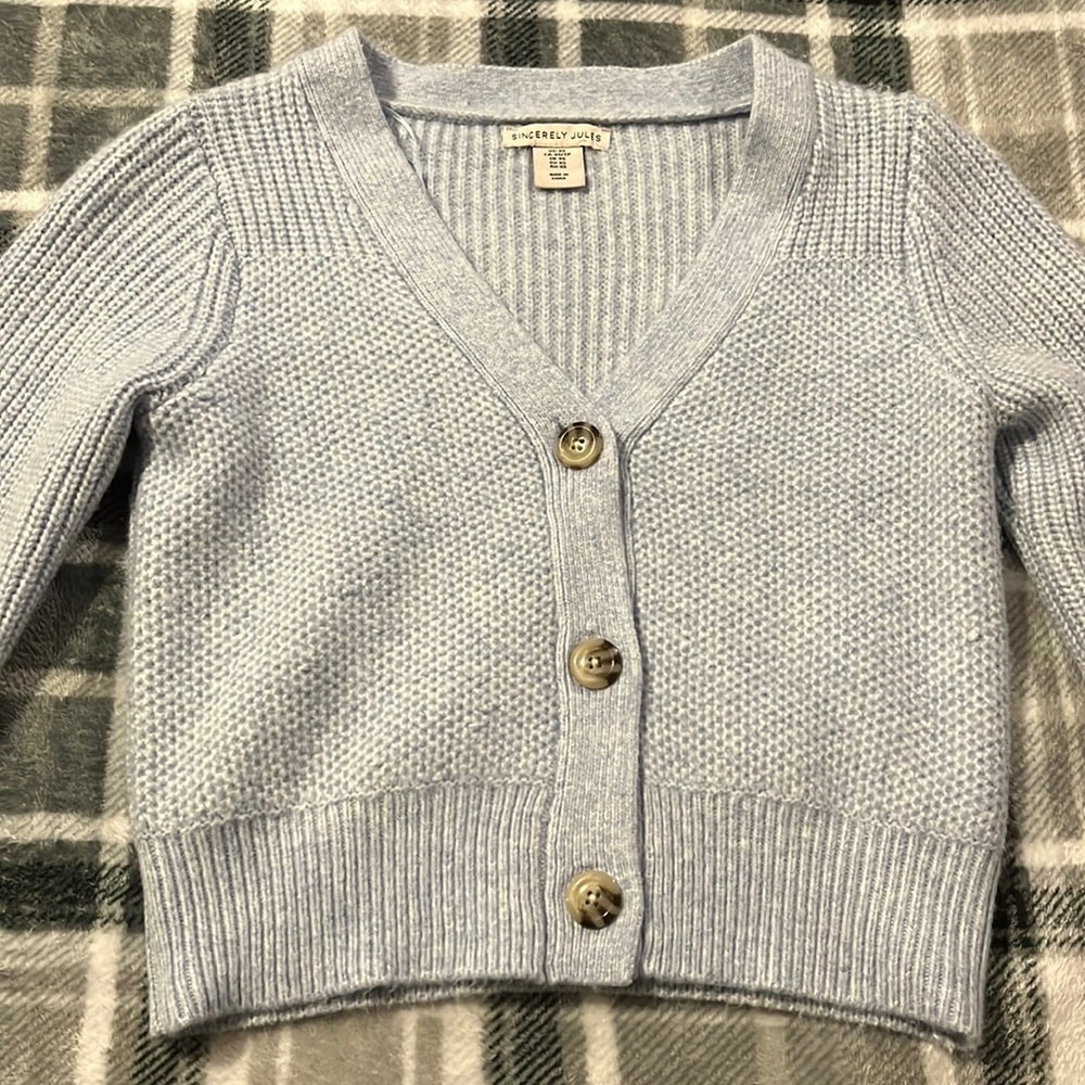 BLUE CROPPED SWEATER